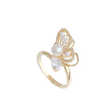 Load image into Gallery viewer, BUTTERFLY RING ON PEARL.
