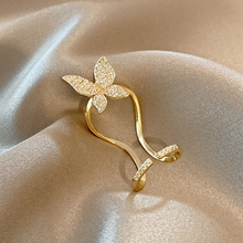 Load image into Gallery viewer, BUTTERFLY DIAMOND RING FINGER
