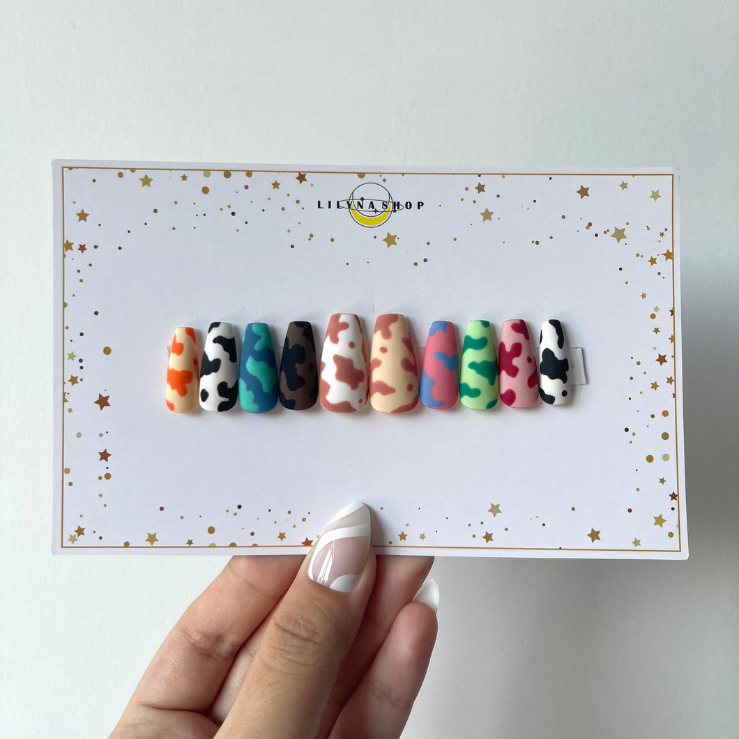 【HANDMADE】COLORFUL COW PATTERN