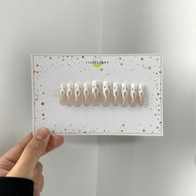 Load image into Gallery viewer, 【HANDMADE】WHITE FLAME

