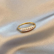 Load image into Gallery viewer, HEMP FLOWERS PEARL OPENING RING
